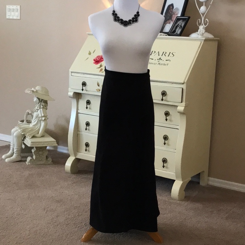 CJBanks Simply Black Skirt SZ 20W